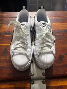 Puma White platform Low-Top Sneakers with Black Stripe and Gold Trim